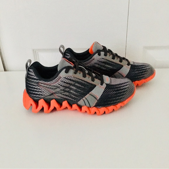 Reebok Shark Zigtech Kids Black and Orange Shoes - Picture 2 of 6